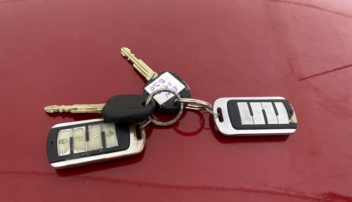 2018 Hyundai Eon MAGNA +, Petrol, Manual, 18,460 km, Key Close Up