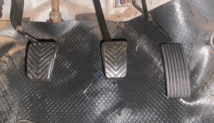 2018 Hyundai Eon MAGNA +, Petrol, Manual, 18,460 km, Pedals