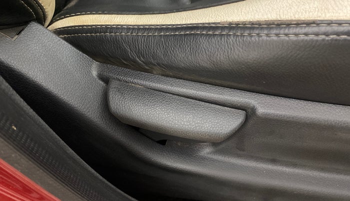 2018 Hyundai Eon MAGNA +, Petrol, Manual, 18,460 km, Driver Side Adjustment Panel