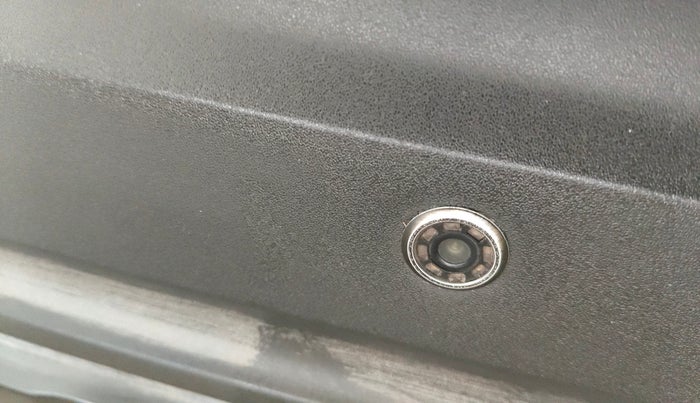 2022 Mahindra XUV300 W6 1.2 PETROL AMT, Petrol, Automatic, 30,959 km, Parking Camera