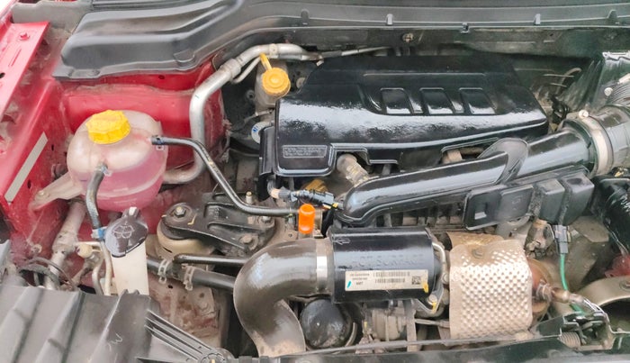 2022 Mahindra XUV300 W6 1.2 PETROL AMT, Petrol, Automatic, 30,959 km, Engine View - Right