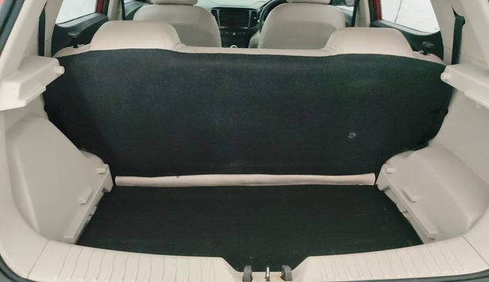 2022 Mahindra XUV300 W6 1.2 PETROL AMT, Petrol, Automatic, 30,959 km, Boot Inside