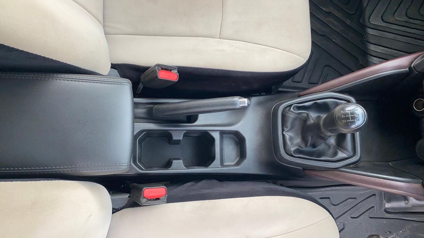 2025 Maruti Grand Vitara SIGMA SMART HYBRID, Petrol, Manual, 43,925 km, Gear Lever