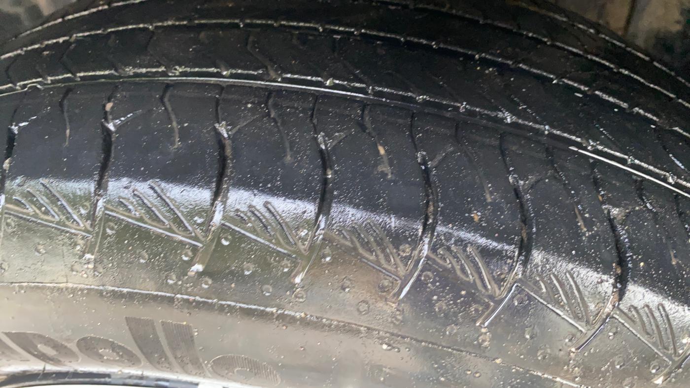 2025 Maruti Grand Vitara SIGMA SMART HYBRID, Petrol, Manual, 43,925 km, Left Front Tyre Tread