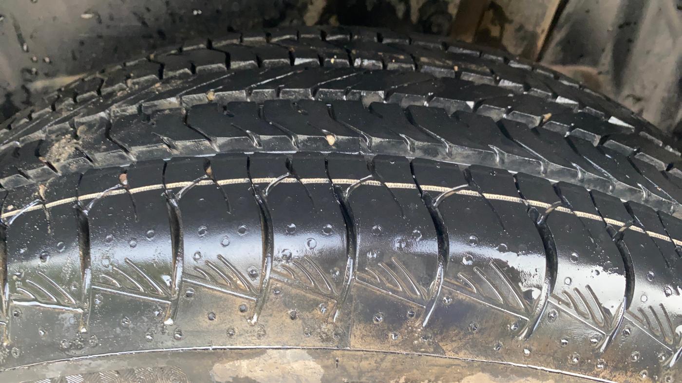 2025 Maruti Grand Vitara SIGMA SMART HYBRID, Petrol, Manual, 43,925 km, Left Rear Tyre Tread