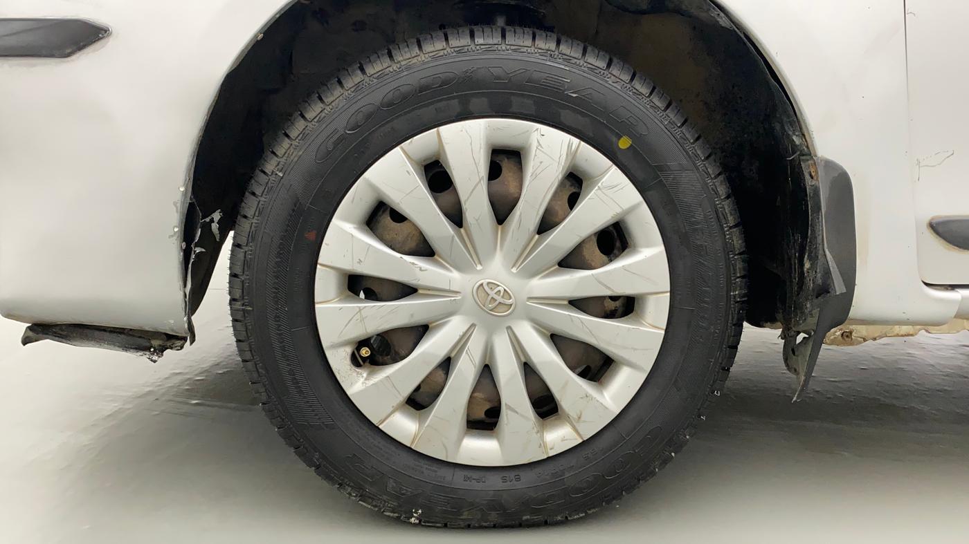 2013 Toyota Etios Liva GD, Diesel, Manual, 1,06,211 km, Left Front Wheel