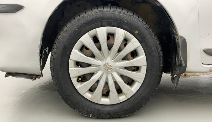 2013 Toyota Etios Liva GD, Diesel, Manual, 1,06,211 km, Left Front Wheel