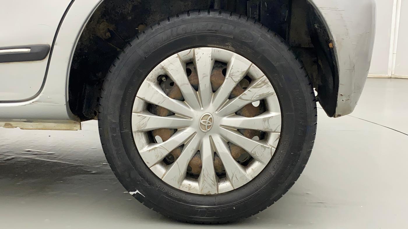 2013 Toyota Etios Liva GD, Diesel, Manual, 1,06,211 km, Left Rear Wheel