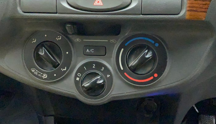 2013 Toyota Etios Liva GD, Diesel, Manual, 1,06,211 km, AC Unit - directional Switch not functional