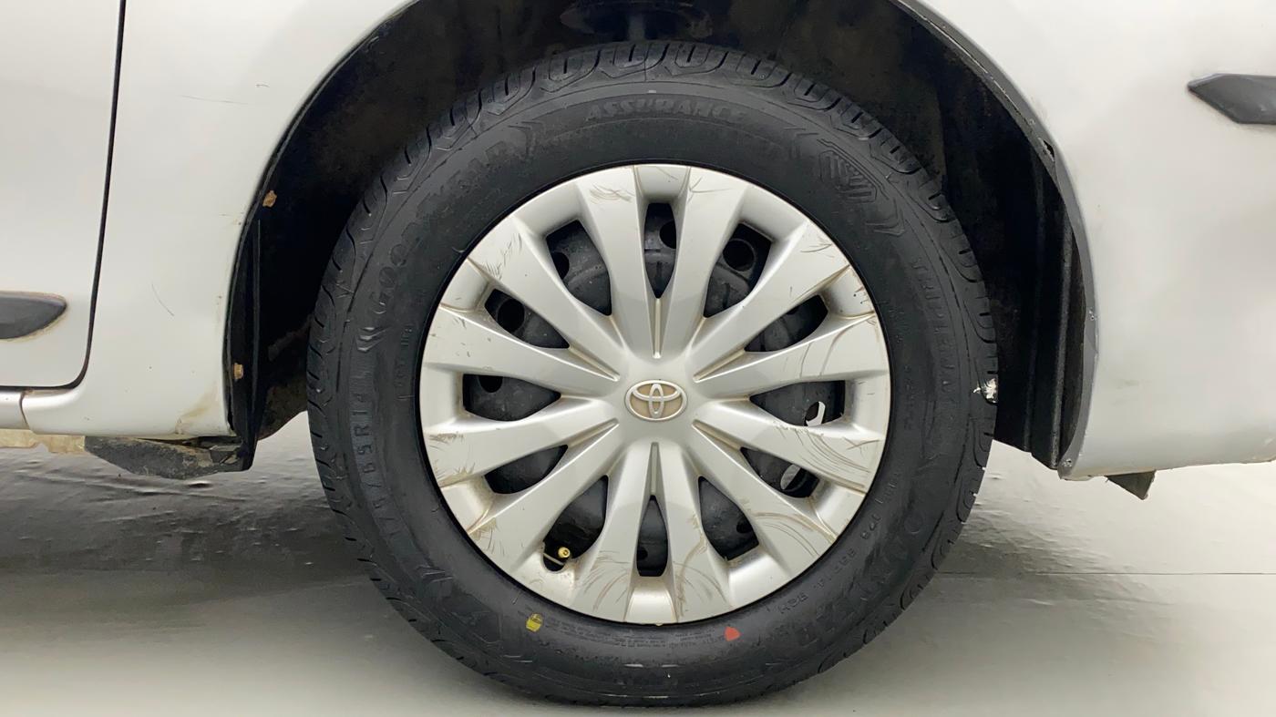 2013 Toyota Etios Liva GD, Diesel, Manual, 1,06,211 km, Right Front Wheel
