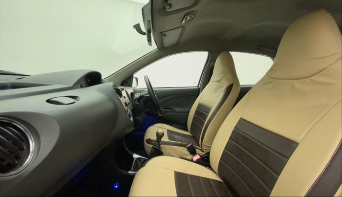 2013 Toyota Etios Liva GD, Diesel, Manual, 1,06,211 km, Right Side Front Door Cabin