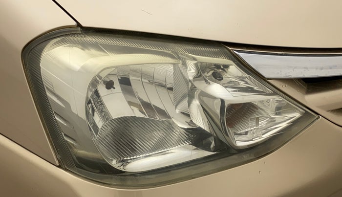 2011 Toyota Etios V, Petrol, Manual, 74,815 km, Right headlight - Minor scratches