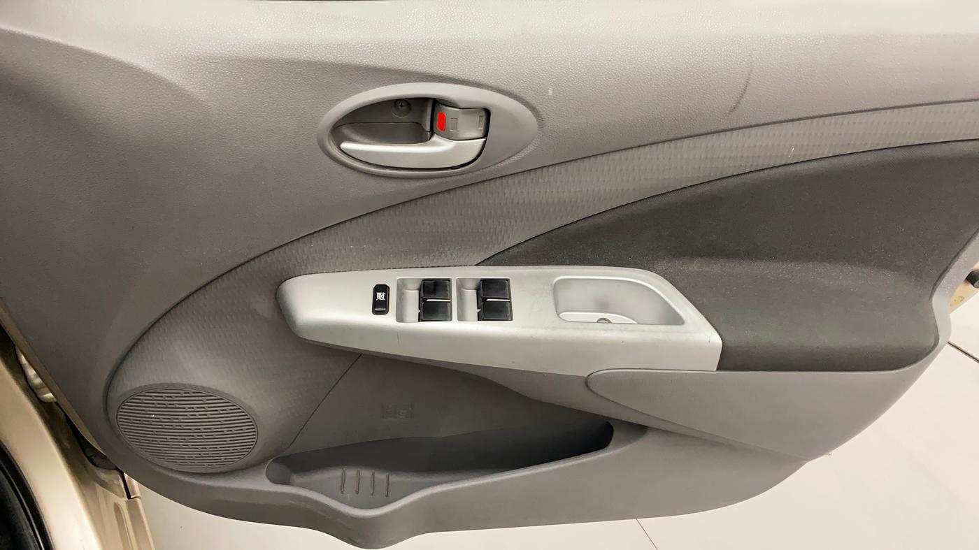 2011 Toyota Etios V, Petrol, Manual, 74,815 km, Driver Side Door Panels Control