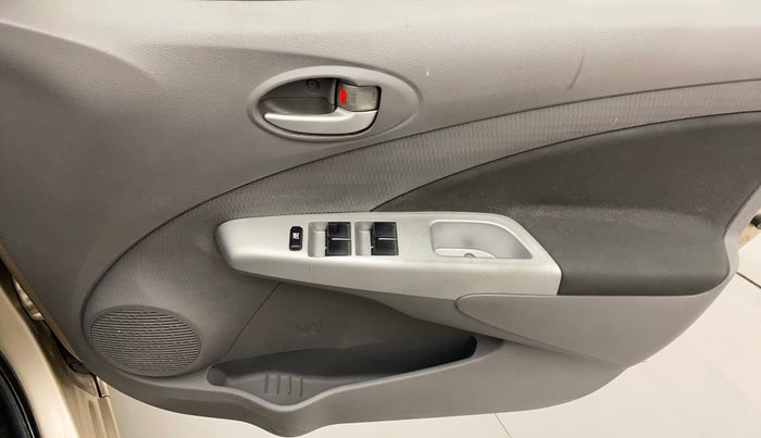 2011 Toyota Etios V, Petrol, Manual, 74,815 km, Driver Side Door Panels Control