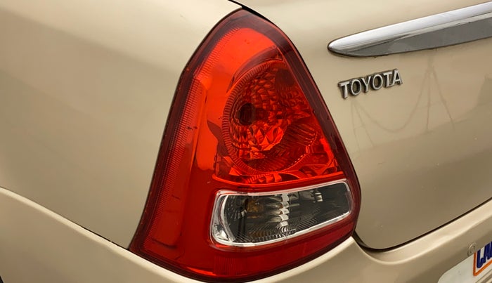 2011 Toyota Etios V, Petrol, Manual, 74,815 km, Left tail light - Minor scratches