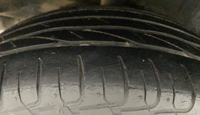 2011 Toyota Etios V, Petrol, Manual, 74,815 km, Right Rear Tyre Tread