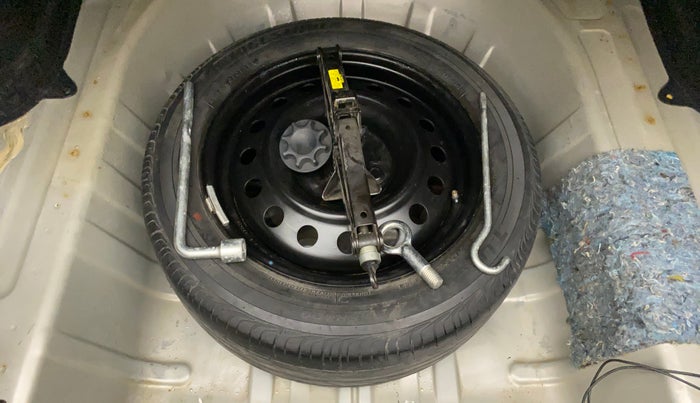 2011 Toyota Etios V, Petrol, Manual, 74,815 km, Spare Tyre