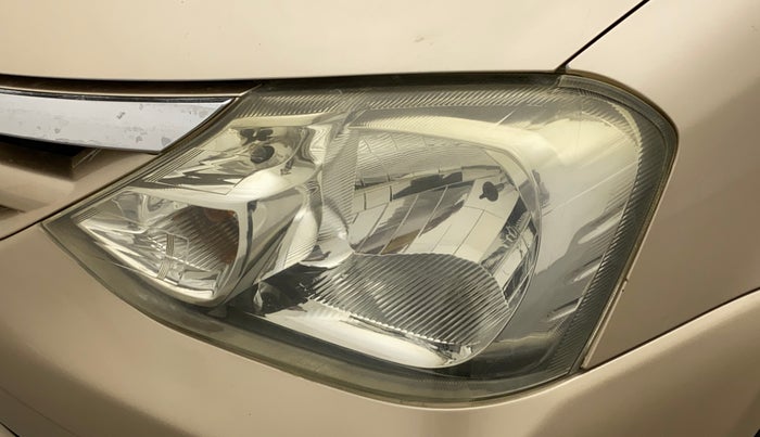 2011 Toyota Etios V, Petrol, Manual, 74,815 km, Left headlight - Minor scratches