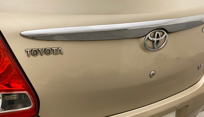 2011 Toyota Etios V, Petrol, Manual, 74,815 km, Dicky (Boot door) - Minor scratches