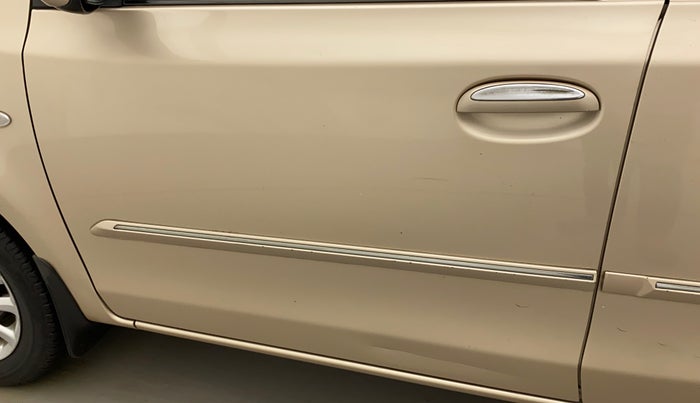 2011 Toyota Etios V, Petrol, Manual, 74,815 km, Front passenger door - Slightly dented