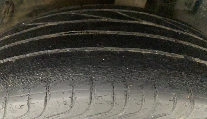 2011 Toyota Etios V, Petrol, Manual, 74,815 km, Left Rear Tyre Tread