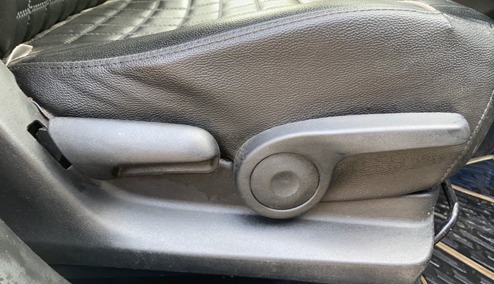 2020 Maruti S Cross ZETA 1.5, Petrol, Manual, 60,250 km, Driver Side Adjustment Panel