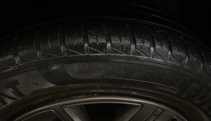 2019 Renault Kwid CLIMBER 1.0 AMT (O), Petrol, Automatic, 41,954 km, Left Front Tyre Tread