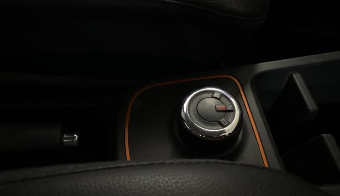 2019 Renault Kwid CLIMBER 1.0 AMT (O), Petrol, Automatic, 41,954 km, Gear Lever