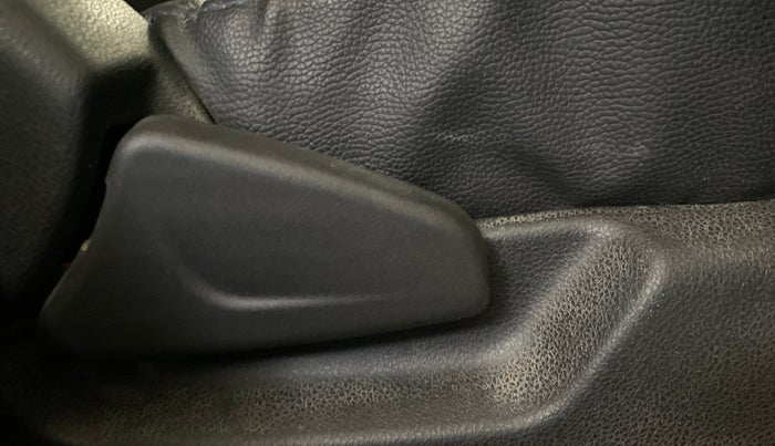 2019 Renault Kwid CLIMBER 1.0 AMT (O), Petrol, Automatic, 41,954 km, Driver Side Adjustment Panel