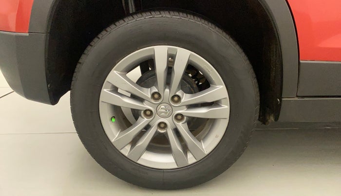 2016 Maruti Vitara Brezza ZDI PLUS DUAL TONE, Diesel, Manual, 99,679 km, Right Rear Wheel