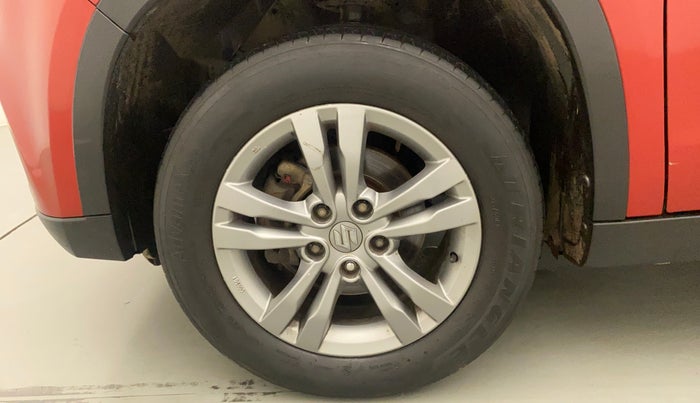 2016 Maruti Vitara Brezza ZDI PLUS DUAL TONE, Diesel, Manual, 99,679 km, Left Front Wheel