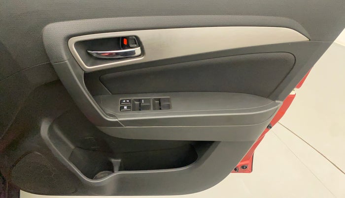 2016 Maruti Vitara Brezza ZDI PLUS DUAL TONE, Diesel, Manual, 99,679 km, Driver Side Door Panels Control