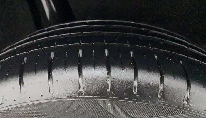 2021 Maruti Baleno ZETA CVT PETROL 1.2, Petrol, Automatic, 19,714 km, Right Rear Tyre Tread