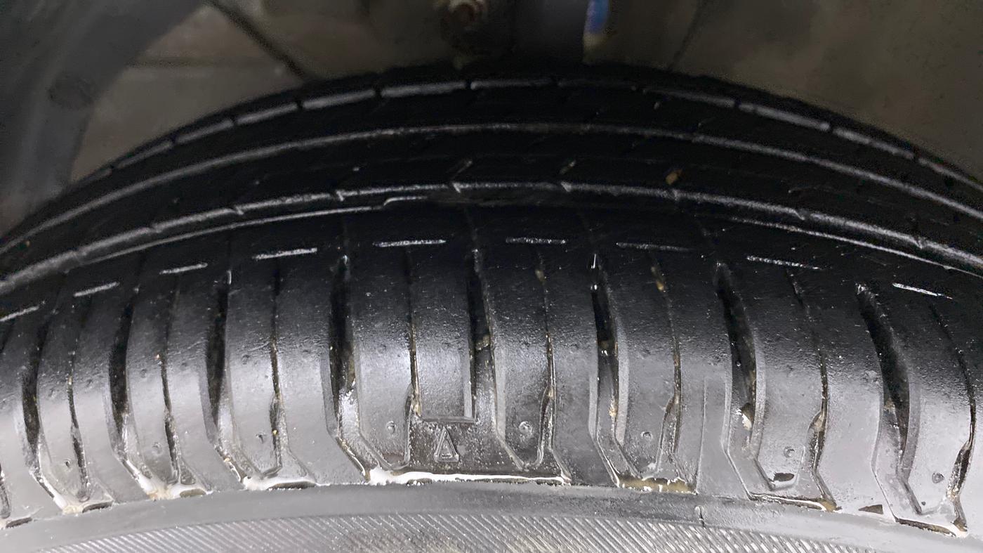 2021 Maruti Dzire ZXI, Petrol, Manual, 12,154 km, Left Front Tyre Tread