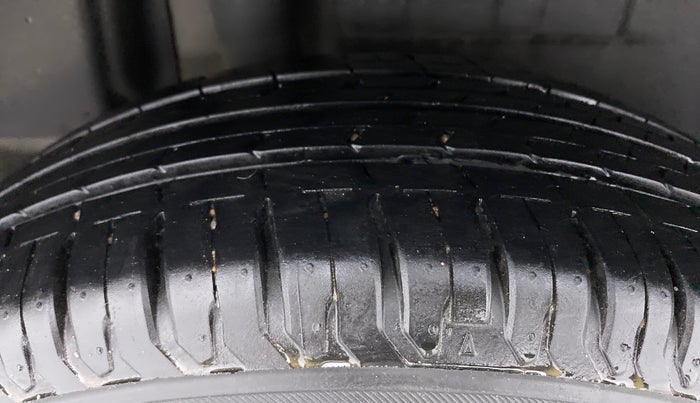 2021 Maruti Dzire ZXI, Petrol, Manual, 12,154 km, Right Rear Tyre Tread