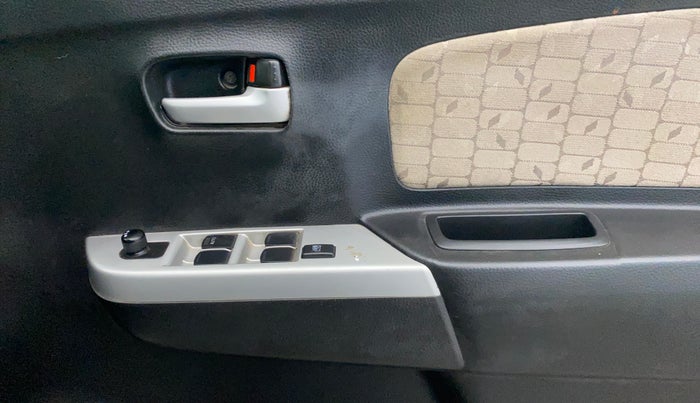 2015 Maruti Wagon R 1.0 VXI, Petrol, Manual, 32,524 km, Driver Side Door Panels Control