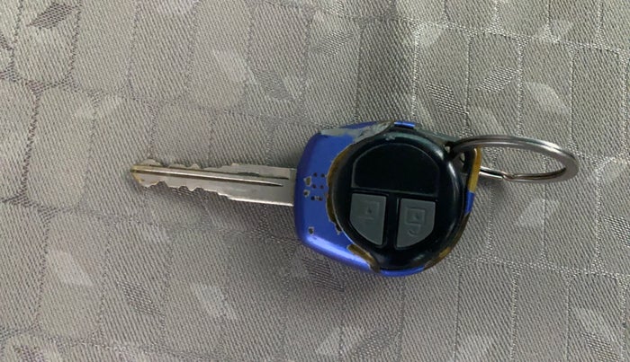 2015 Maruti Wagon R 1.0 VXI, Petrol, Manual, 32,524 km, Key Close Up