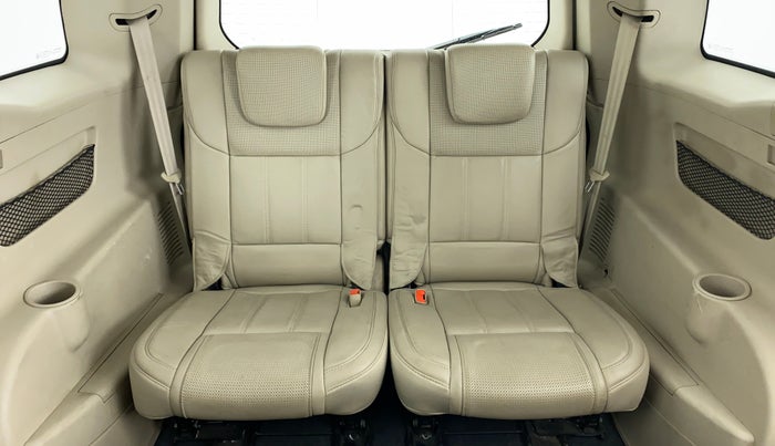 2015 Mahindra XUV500 W10, Diesel, Manual, 45,883 km, Third Seat Row ( optional )