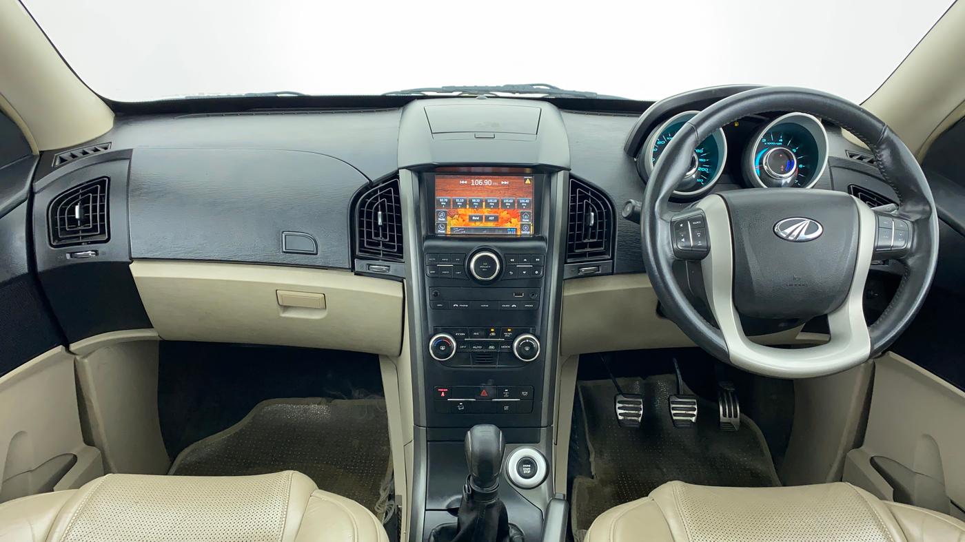 2015 Mahindra XUV500 W10, Diesel, Manual, 45,883 km, Dashboard