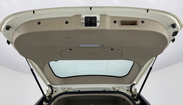 2015 Mahindra XUV500 W10, Diesel, Manual, 45,883 km, Boot Door Open