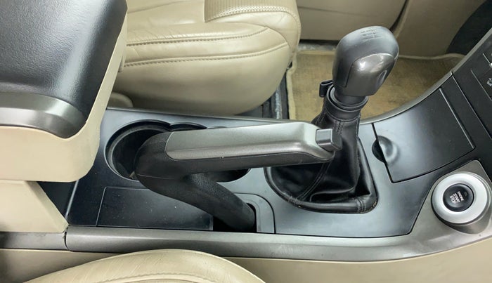 2015 Mahindra XUV500 W10, Diesel, Manual, 45,883 km, Gear Lever