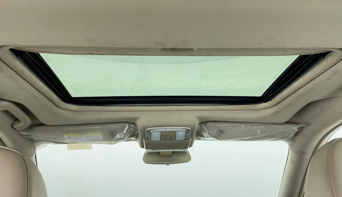 2015 Mahindra XUV500 W10, Diesel, Manual, 45,883 km, Moonroof/ Sunroof