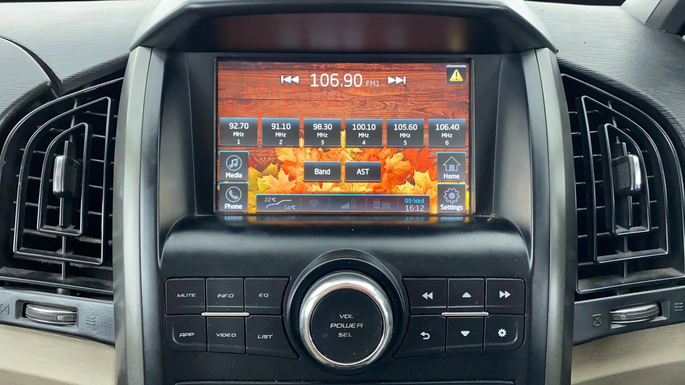2015 Mahindra XUV500 W10, Diesel, Manual, 45,883 km, Infotainment System