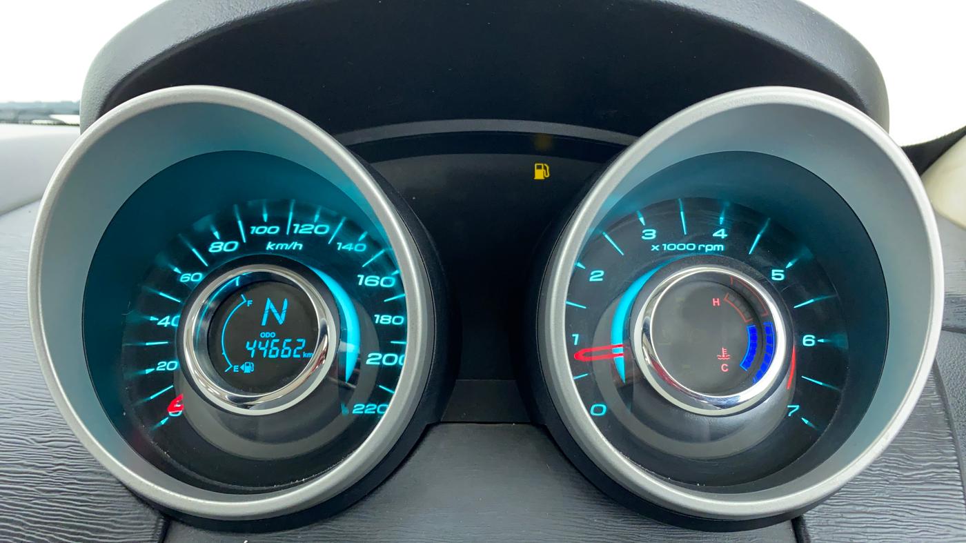 2015 Mahindra XUV500 W10, Diesel, Manual, 45,883 km, Odometer Image
