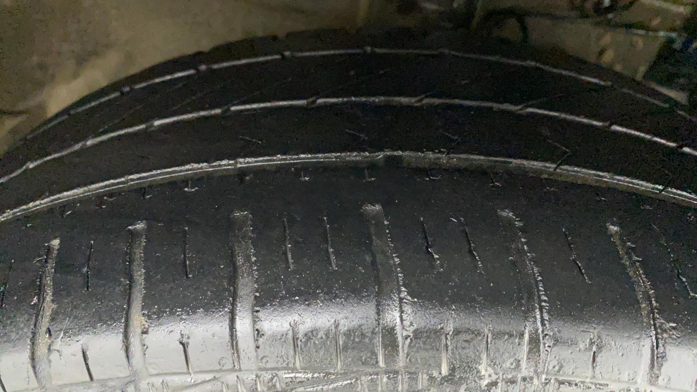 2016 Maruti Swift Dzire ZXI, Petrol, Manual, 55,099 km, Right Front Tyre Tread