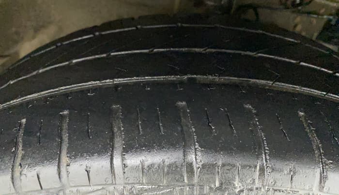 2016 Maruti Swift Dzire ZXI, Petrol, Manual, 55,099 km, Right Front Tyre Tread
