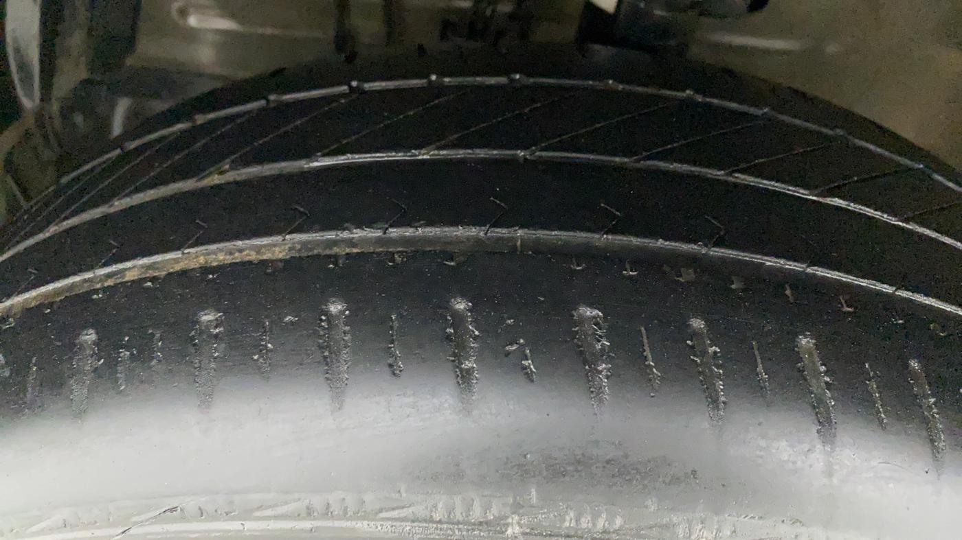 2016 Maruti Swift Dzire ZXI, Petrol, Manual, 55,099 km, Left Front Tyre Tread