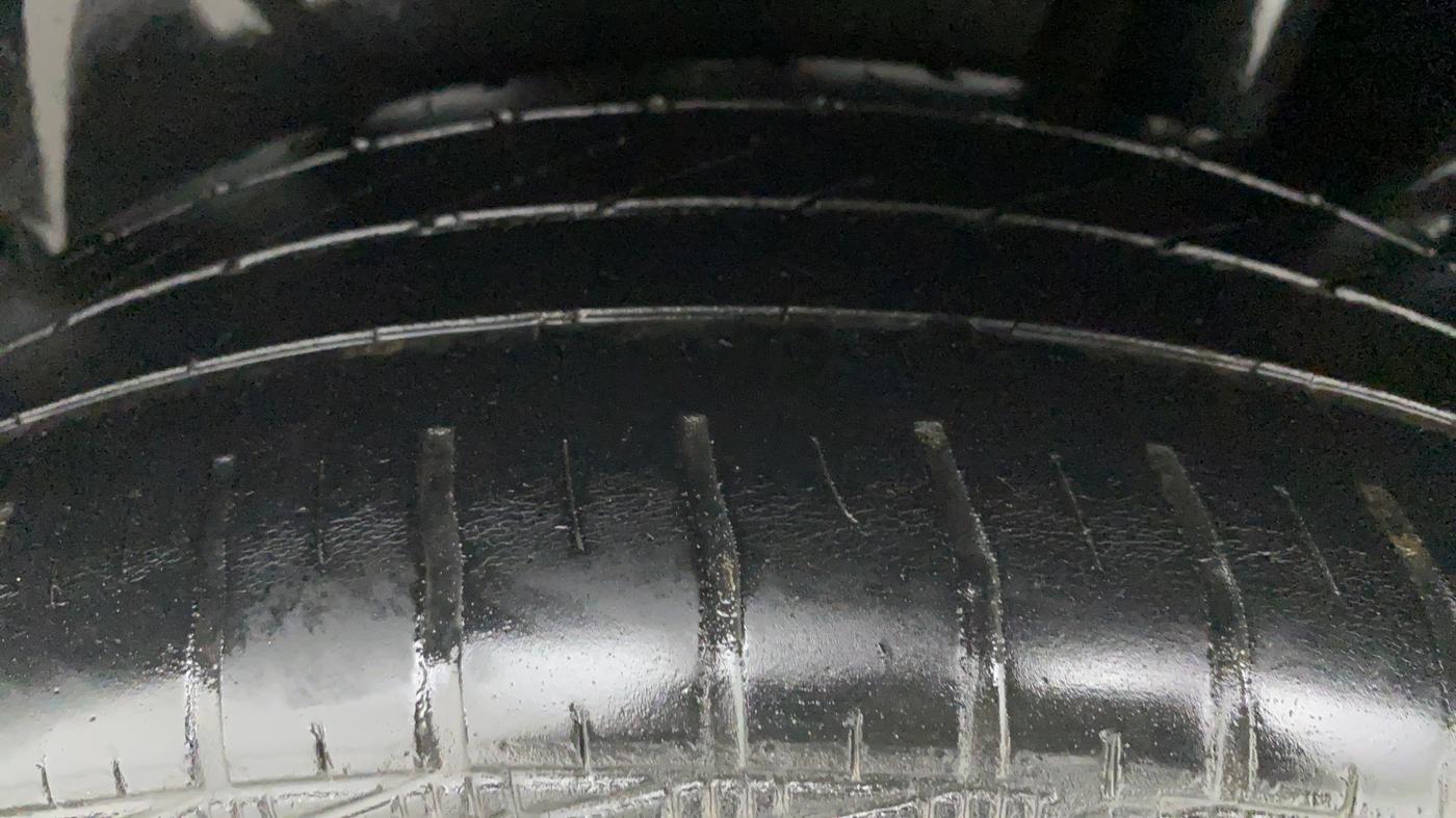 2016 Maruti Swift Dzire ZXI, Petrol, Manual, 55,099 km, Left Rear Tyre Tread