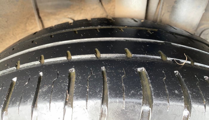 2017 Hyundai Elite i20 SPORTZ 1.2, Petrol, Manual, 37,236 km, Left Rear Tyre Tread