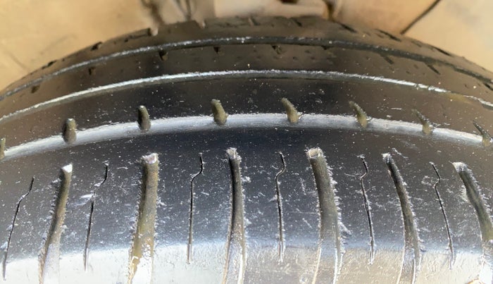 2017 Hyundai Elite i20 SPORTZ 1.2, Petrol, Manual, 37,236 km, Right Front Tyre Tread